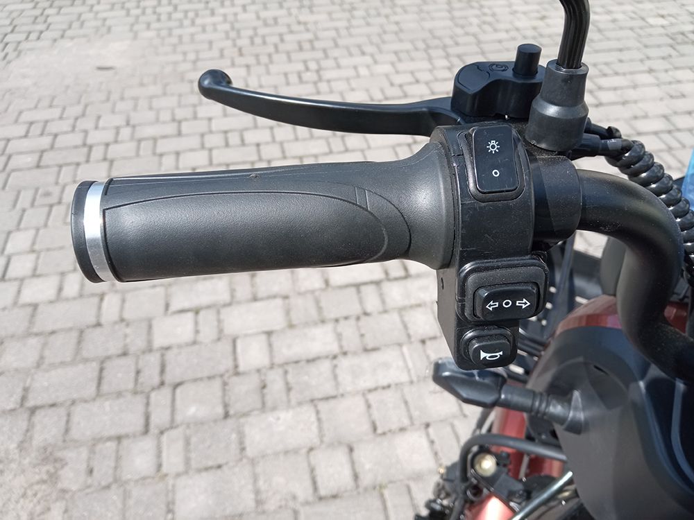 Електроскутер RiderX СKIF (1200W; 72V-25Ah AGM)