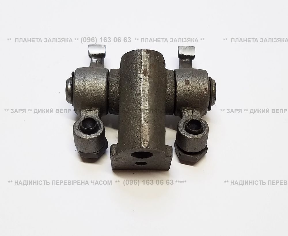Опора коромысел в сборе для двигателя R195